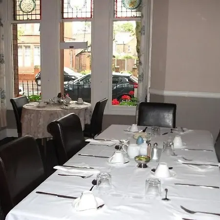 Townhouse Bed & Breakfast 4*