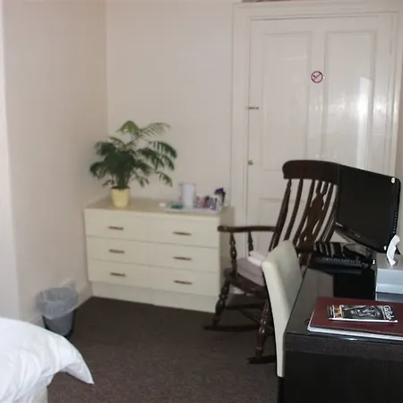 Townhouse Bed & Breakfast 4*